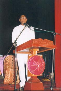 2003.01 04 - Akta Patra Pradanaya ( credential ceremony) at citi hall in Kurunegala about The C15