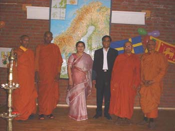 Sri lanka HC and Residents monks in the Sweden temple.