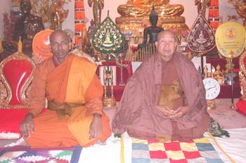 2003 - Wat lao temple - katina ceremony (2)
